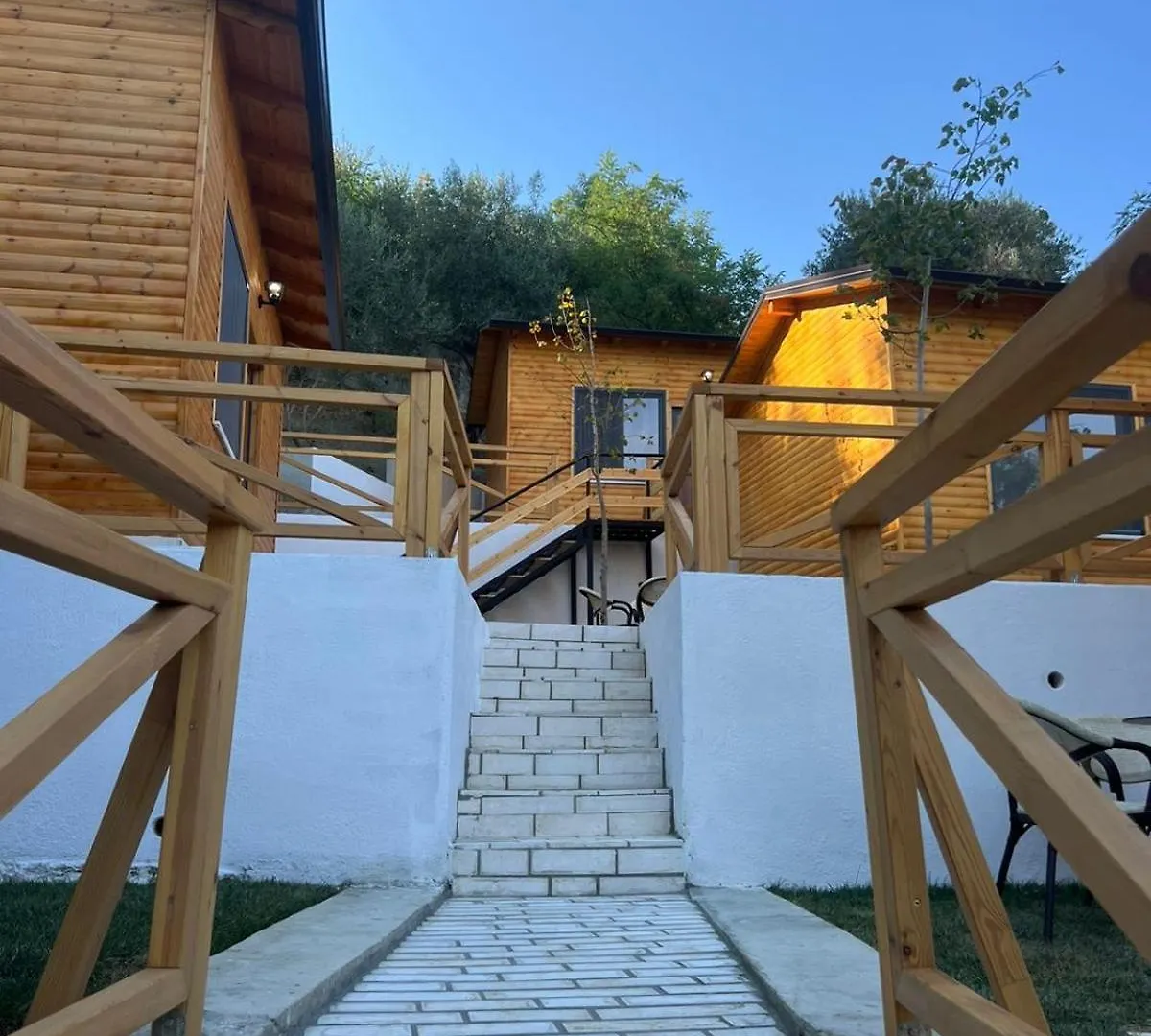 Hostel Havenwood Берат
