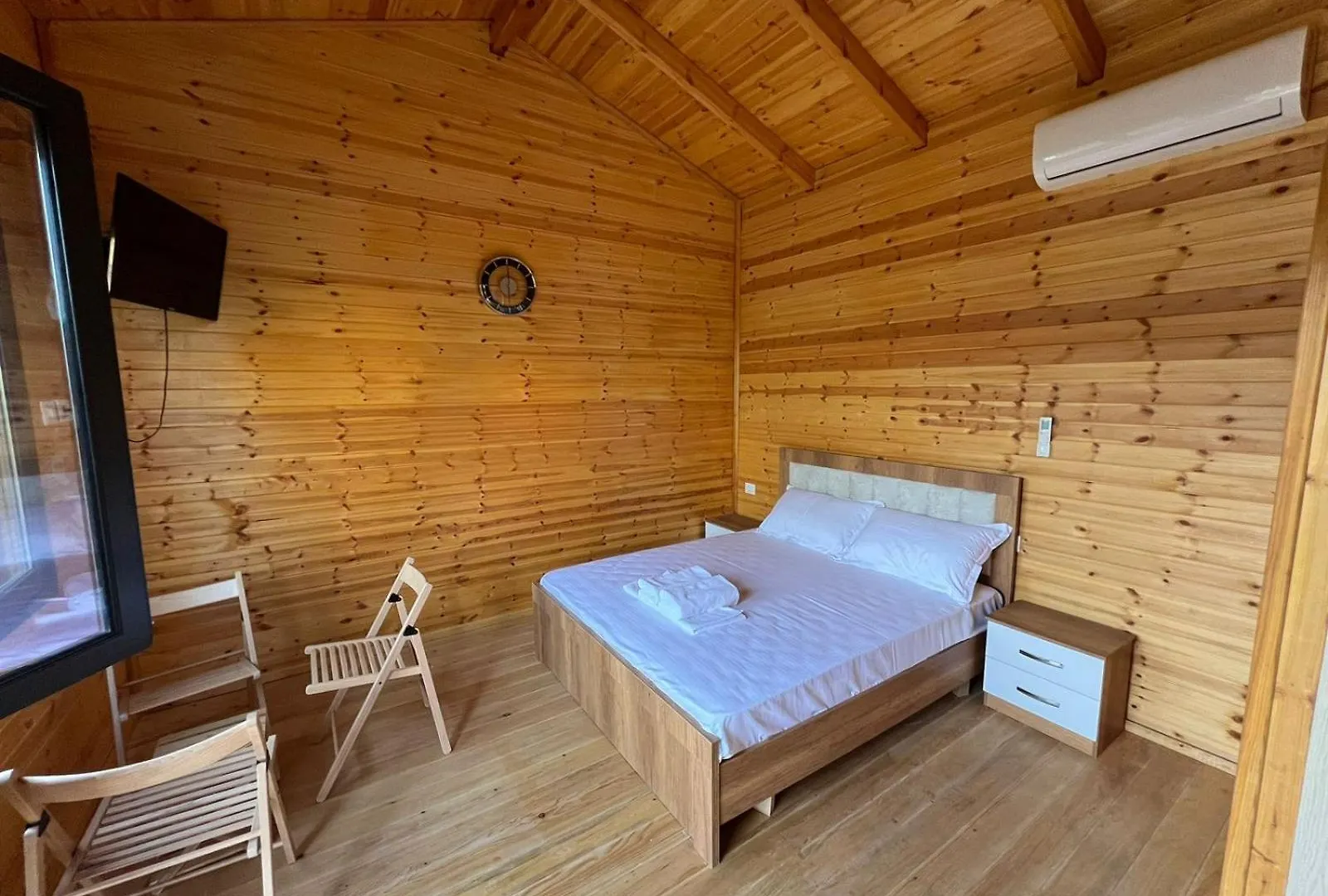 Hostel Havenwood Берат 0*,