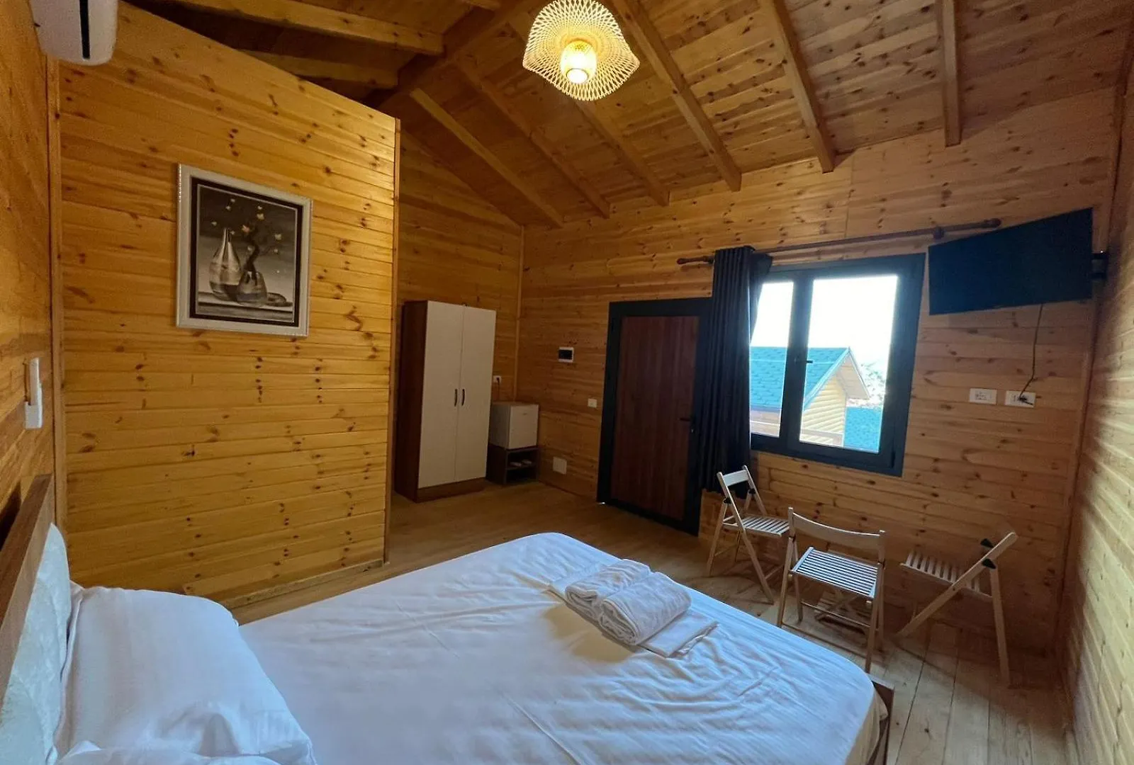Hostel Havenwood Берат
