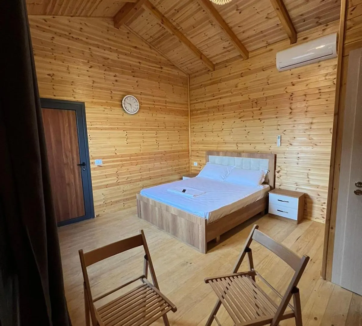 Hostel Havenwood Берат