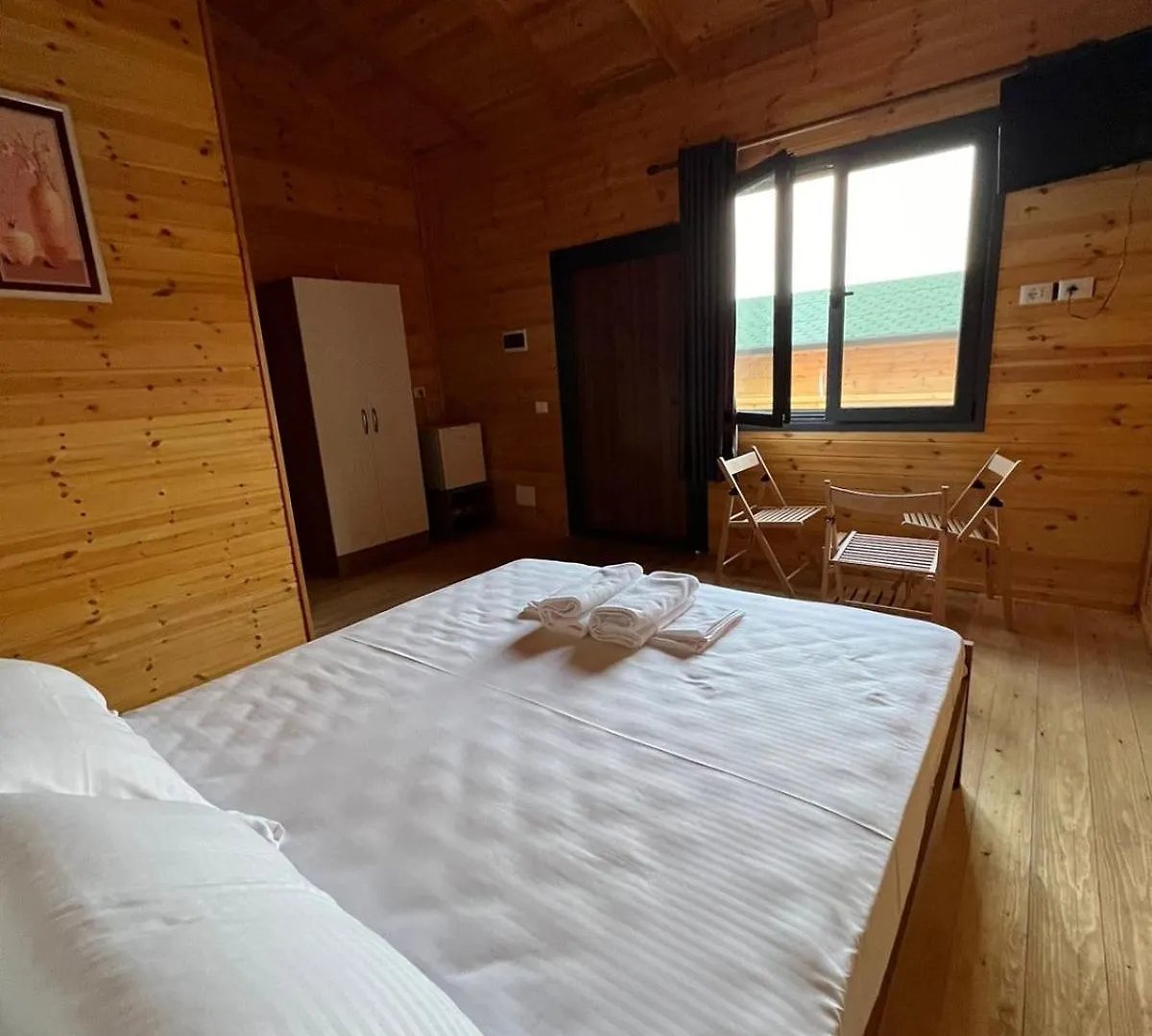 Hostel Havenwood Берат